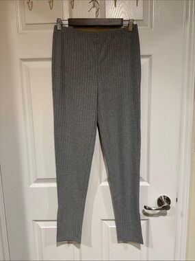 Gray Ribbed Knit Leggings